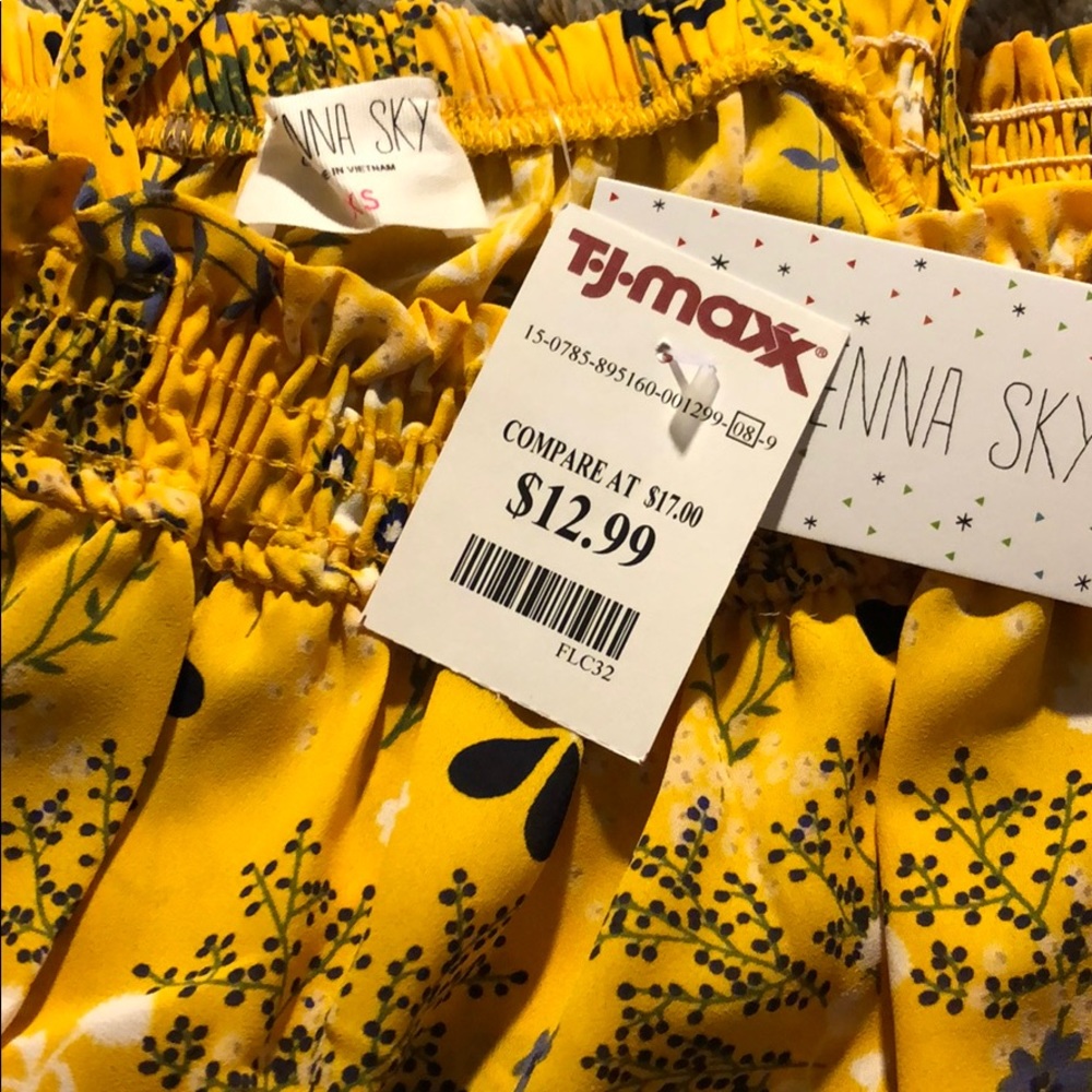 blouse - Picture 2 of 2